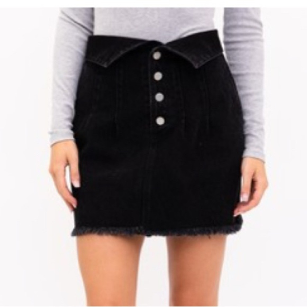 Le Lis Black Button-Up A-Line Skirt